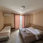 Отель La Playa - Seaside Guest Дуррес
