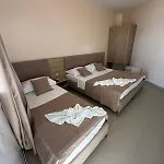 Отель La Playa - Seaside Guest Дуррес